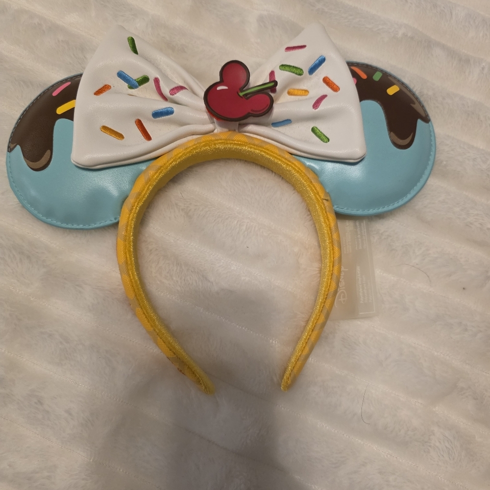 Official Loungefly Disney Mickey Mouse Ears (2 Styles) - Picture 2 of 6